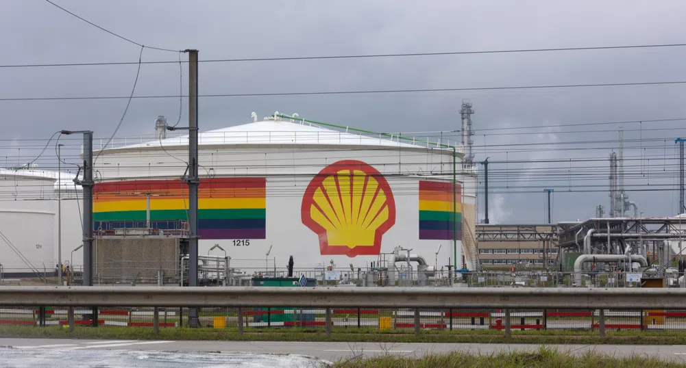 Shell залага на газов бум с поредица от сделки