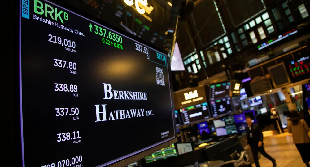 Berkshire Hathaway на Уорън Бъфет намалява огромния си дял в Apple