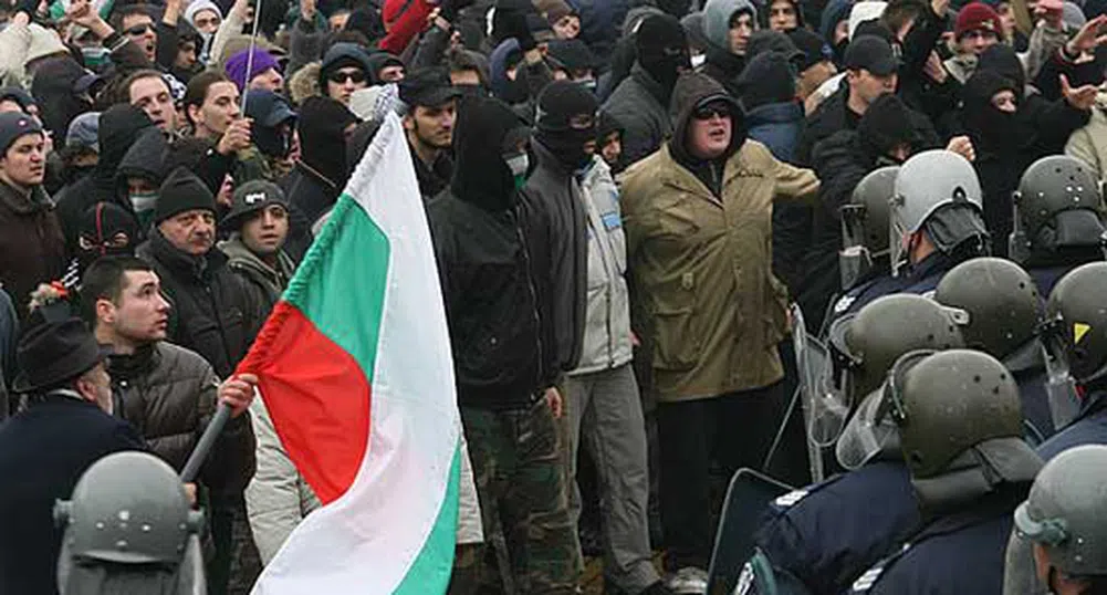 За поредна вечер в няколко града в страната има протести