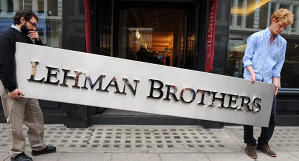 Банкрутирала банка Lehman Brothers храни юристи и одитори