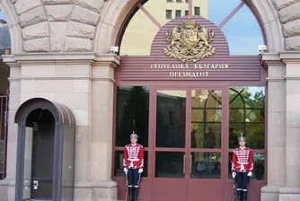 Плевнелиев отстъпи на Радев кабинета, той отказа