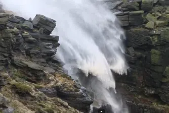 Водопадът, който тече наобратно (видео)