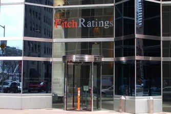 Fitch понижи перспективата на САЩ