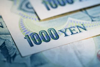 Йената доближи нивото 100 спрямо долара