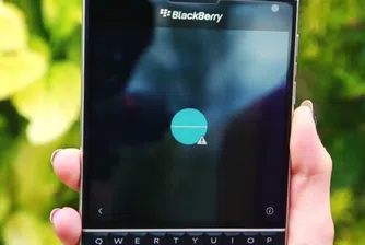 Новият смартфон на BlackBerry е странен и има клавиатура-тъчпад