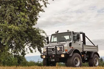 Шварценегер продава уникалния си Mercedes-Benz Unimog в eBay