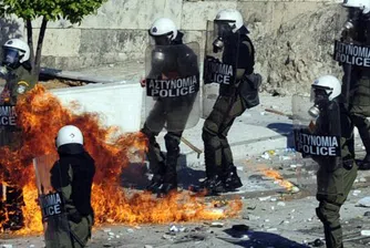 Атина се превърна в бойно поле