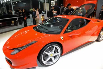 Коби Браянт си купи Ferrari за 329 000 долара