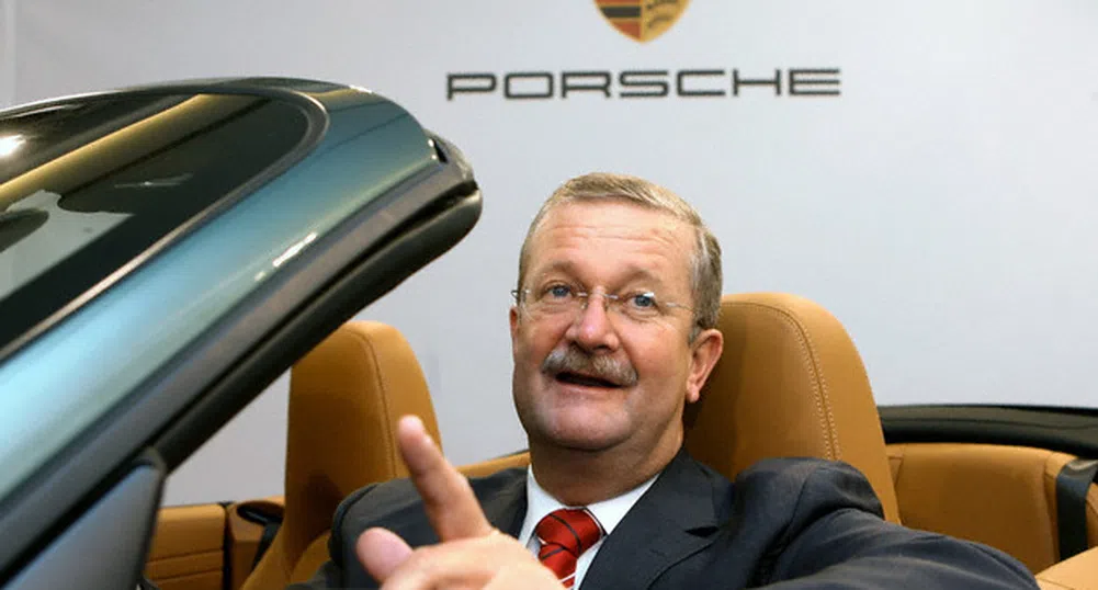 Бившият шеф на Porsche на съд за манипулация на акциите на VW