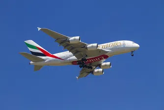 Барът в първа класа на Emirates, покрит с кристали (снимка)