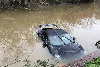 Още едно доказателство, че Porsche 911 не може да плува