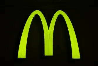 McDonald’s уволни служител, снимал мръсна машина за сладолед