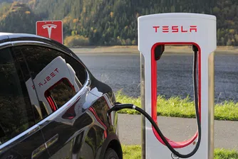 Tesla обяви загуба от над 700 млн. долара