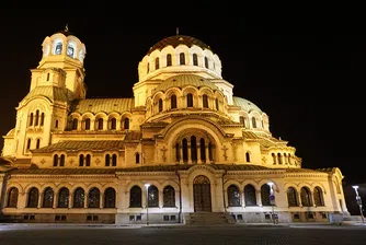 Православните християни посрещнаха Великден - Празника на празниците