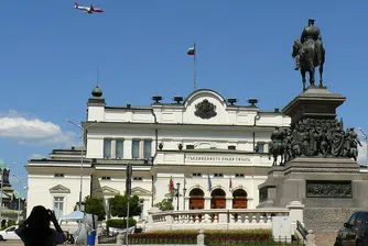 Парламентът наложи мораториум върху цените на тока и парното за бита