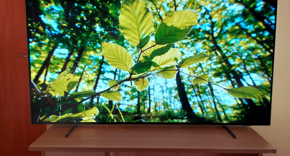 Philips 806 OLED: Телевизор с възможности и без компромиси