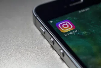 Instagram акаунтът, който публикува неизвестни снимки на звезди