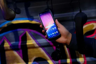 Сгъваемият Motorola razr 5G вече е в мрежата на VIVACOM