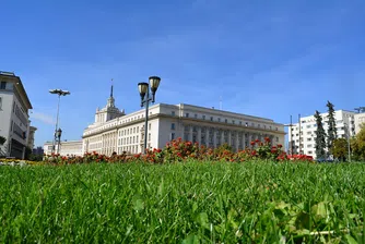 Откриха антична гробница при реконструкция на тротоар в София