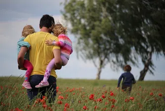 Важен начин, по които родителите да развиват самочувствието на децата си