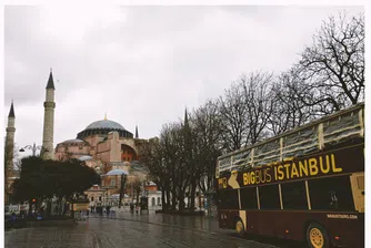 Турция въвежда тридневна блокада в няколко големи града