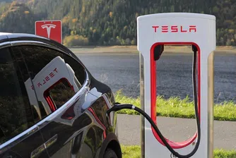 Китайски банки финансират завода на Tesla в Шанхай