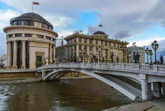 Скопие ограничава движението на хора през уикендите