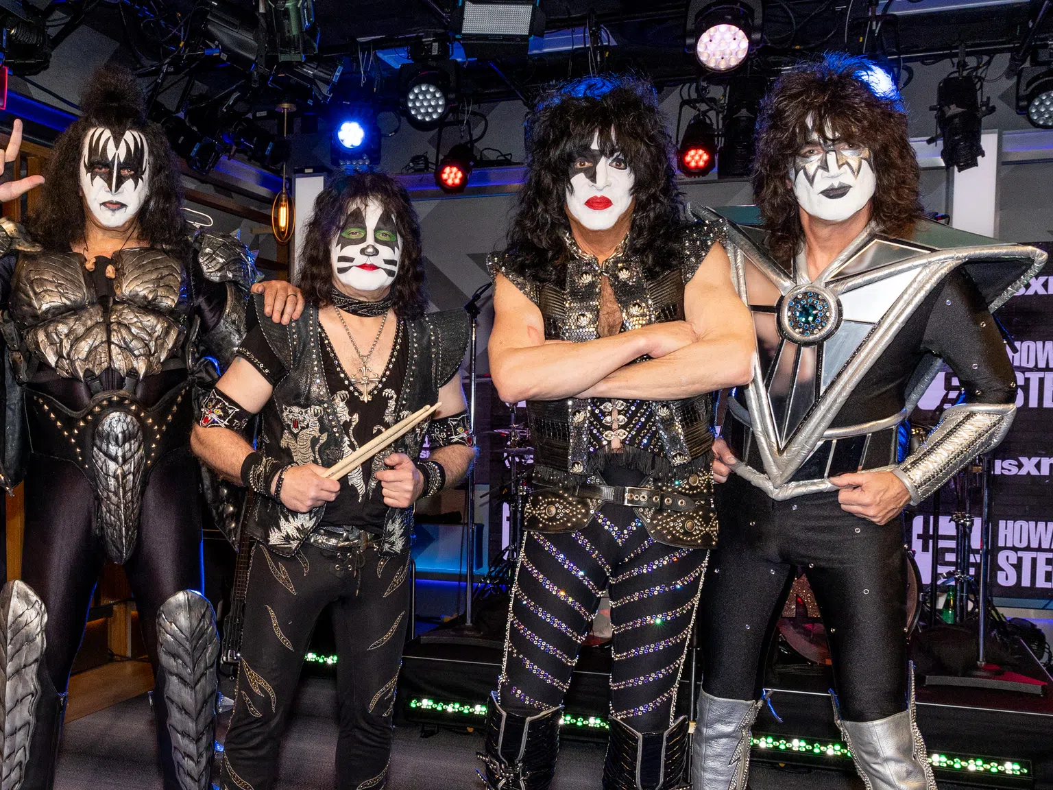 Фронтменът на Kiss изригна срещу нормализирането на смяната на пола за непълнолетни