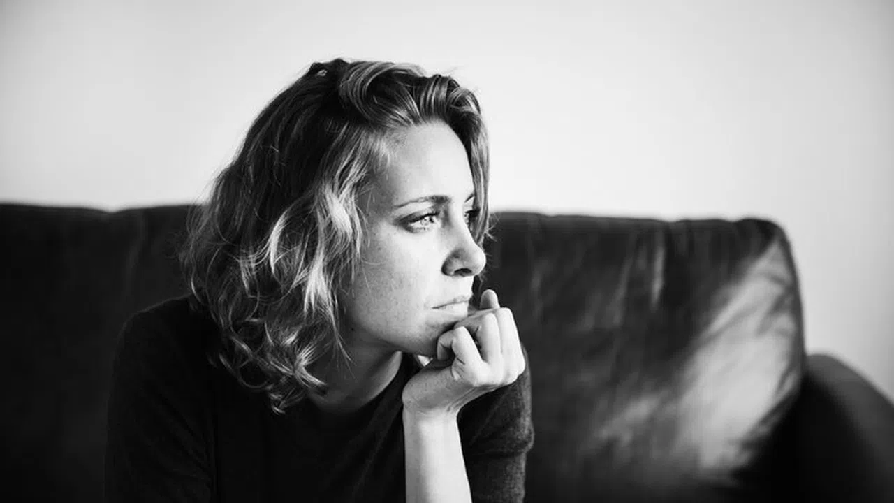 Съпругът ми заведе колежка в Париж на бизнес пътуване и