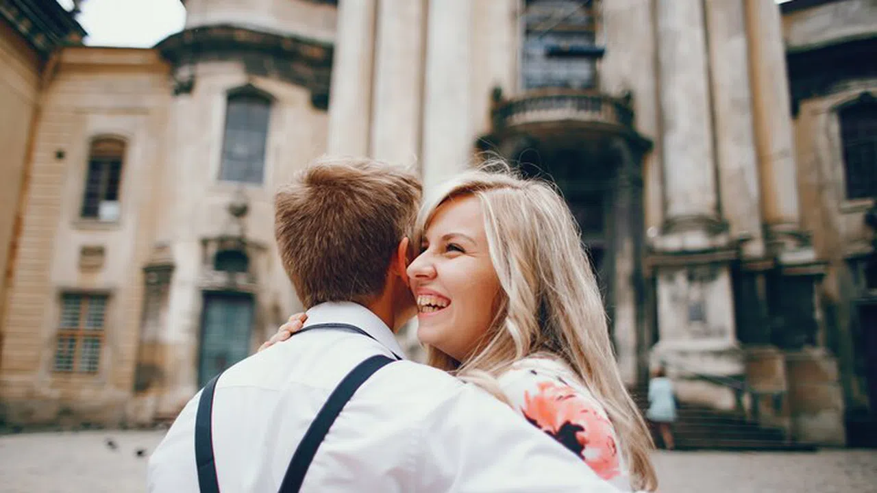 В една любовна връзка честността е крайъгълен камък който изгражда