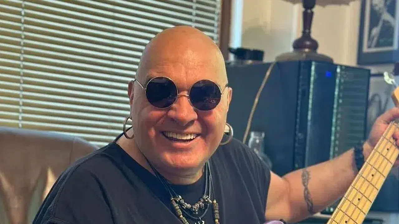 Дъщерята на Димитър Ковачев Фънки Карла привлече внимание с преобразената