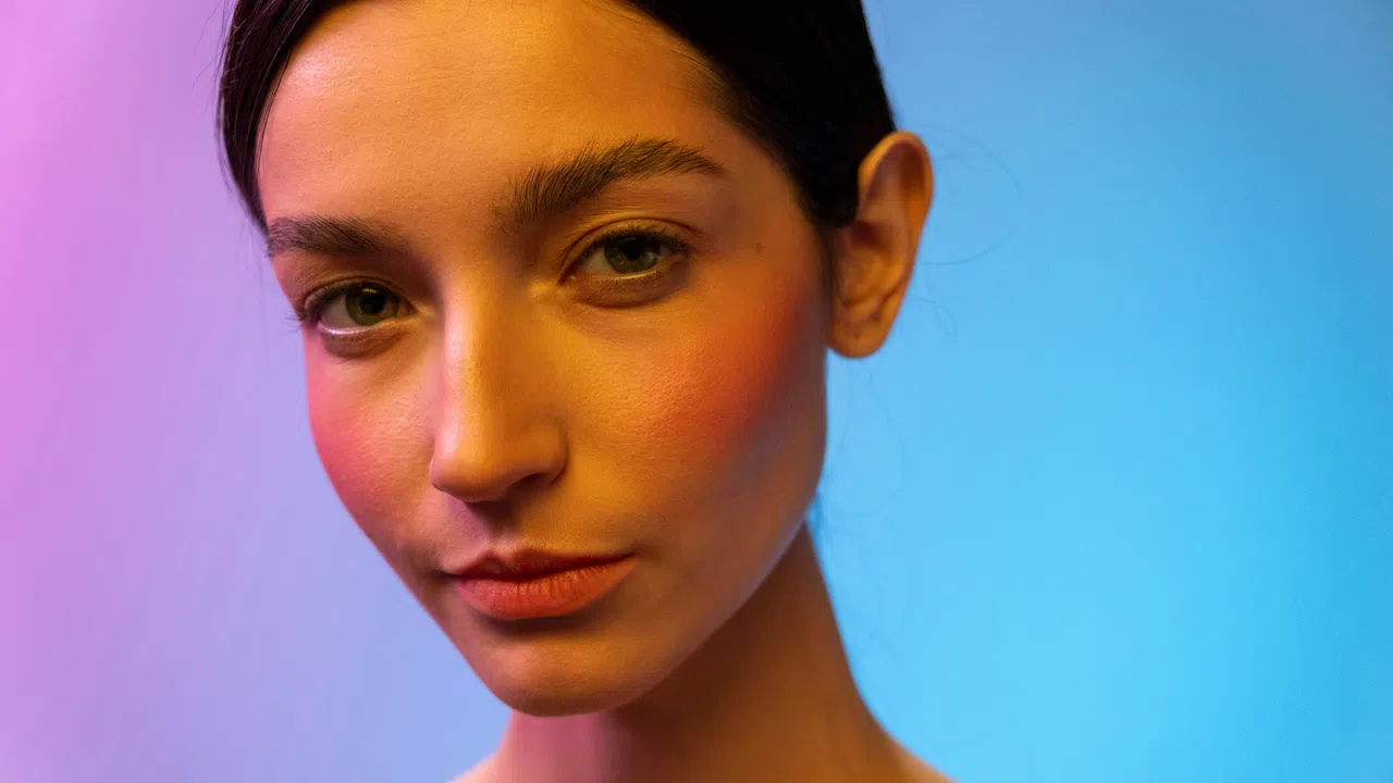 Младостта е красива и привлекателна априори Но една млада жена