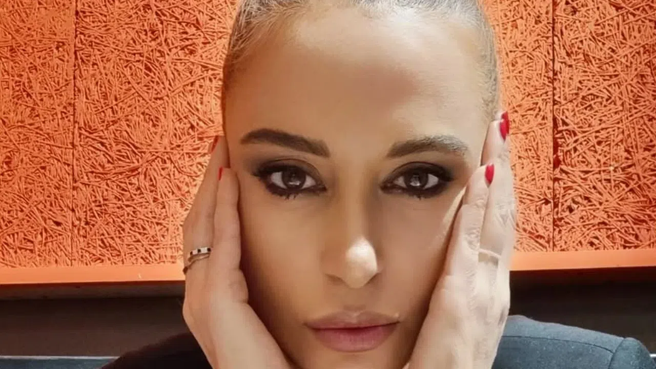 Певицата актриса и писателка Ваня Щерева изненада своите последователи в