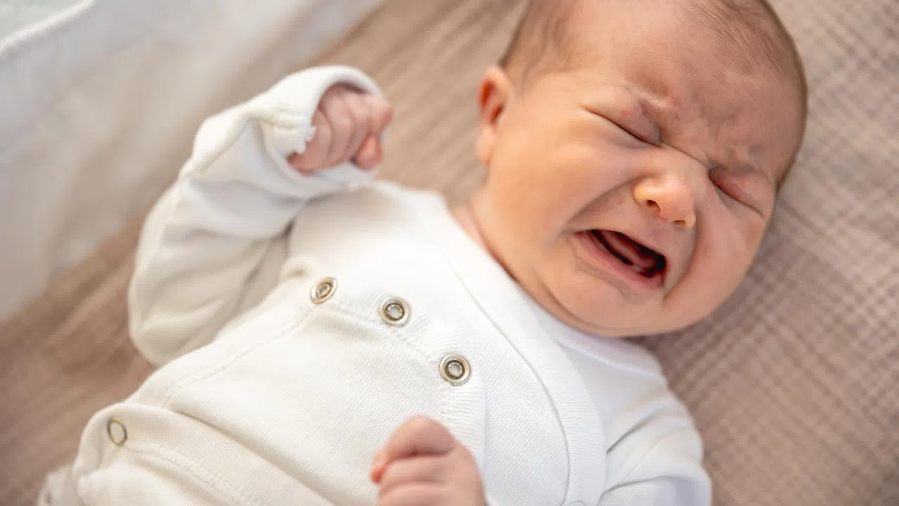 Никненето на зъби при бебета е вълнуващ и труден процес