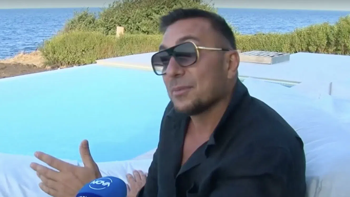 Константин се похвали, че пак кара.