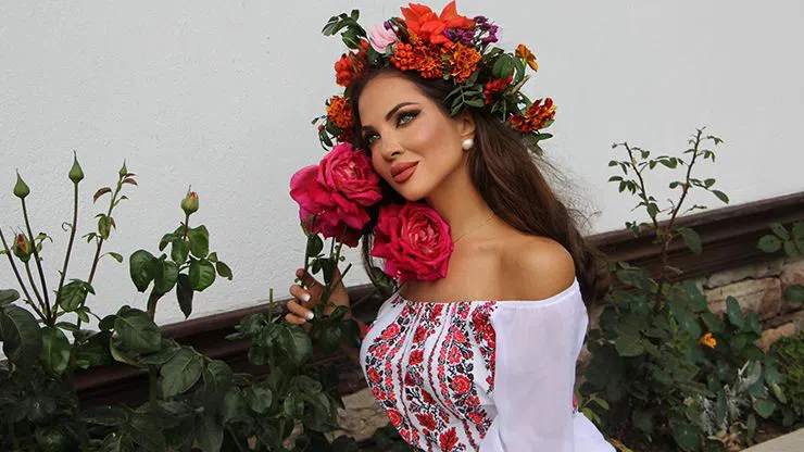 Райна твърди, че „Тежко мина младостта“ е песен само за нейния репертоар.