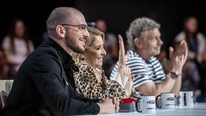 Цитиридис посрещна с усмивка децата