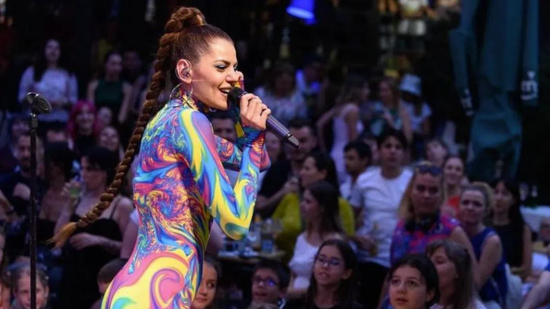 Михаела Филева слага край на моминството.