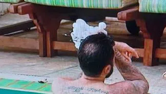 Мартин няма коса на темето