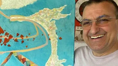 Зуека вече две години се издържа само с рисуване.