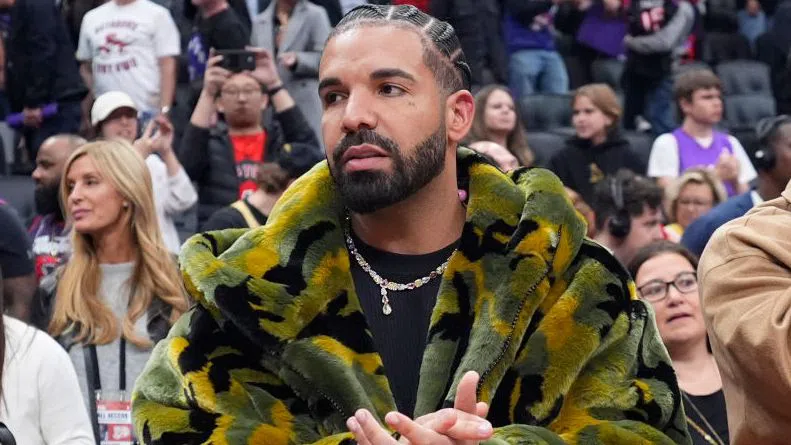 Дрейк категорично отрече да е преминавал през хирургическа процедура. Снимка: Getty Images