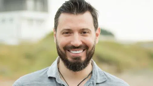 Елвиса не се смята за милионер, образ изграден му от предаването.