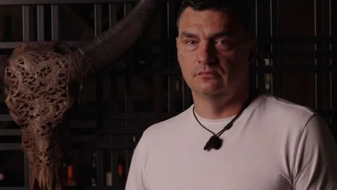 Владо Николов