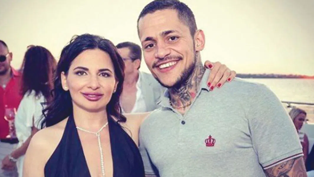 Ружа Игнатова привклякла към крипто измамите и брат си Константин Игнатов.