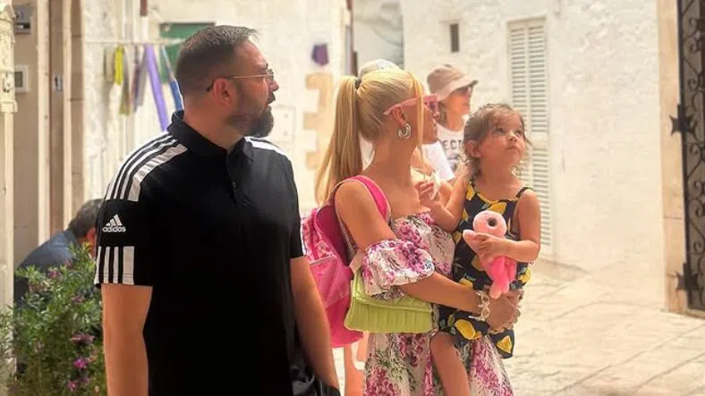 Тото и съпругата му се наслаждават на красивите гледки из Италия.