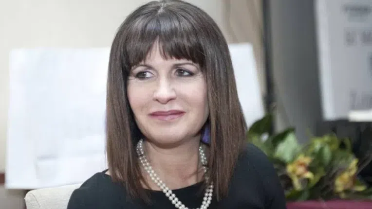 Жени Живкова е изправена пред труден момент в живота си, но ще има и сватба.