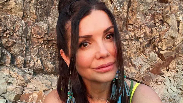 Кали снимала новия си клип на морето.