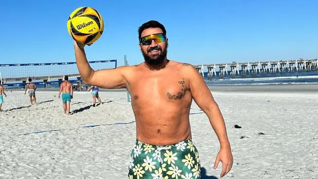 Азис твърди, че е спал с всеки, с който е пожелал.