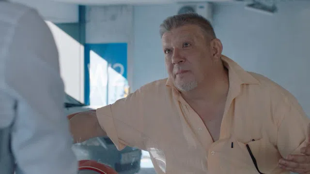Август Попов бе дълго време партньор в скечовете на Слави Трифонов.