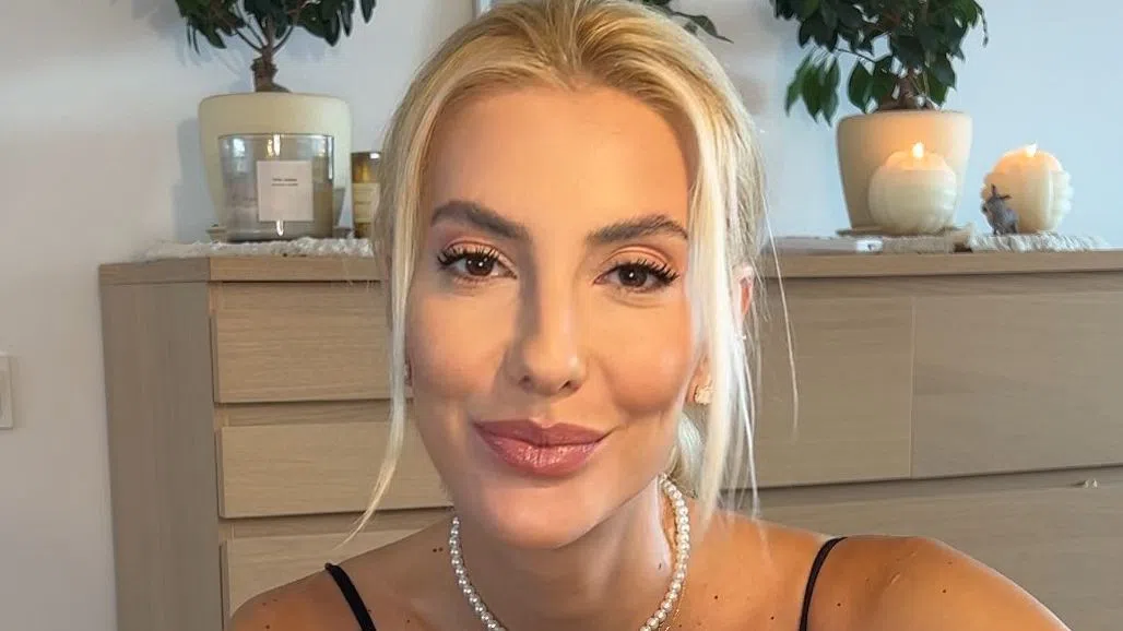 Маги Томова